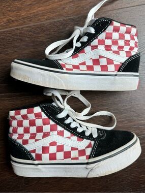 LIKE NEW Vans SK8-Hi Kids sneakers